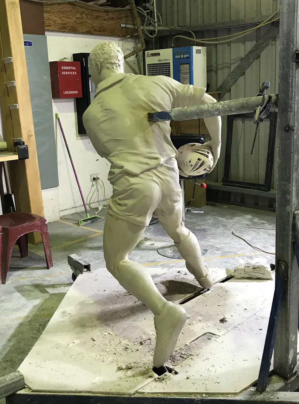 Allan Langer Bronze Statue on the make by Liam Hardy from Spulpt Studios